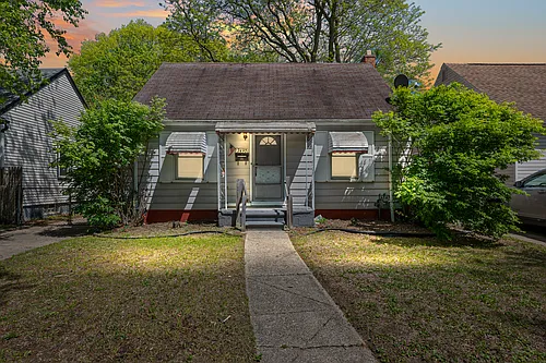 7490 Lamphere Photo 1