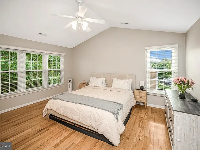 15385 Windsong Ln — Photo 27