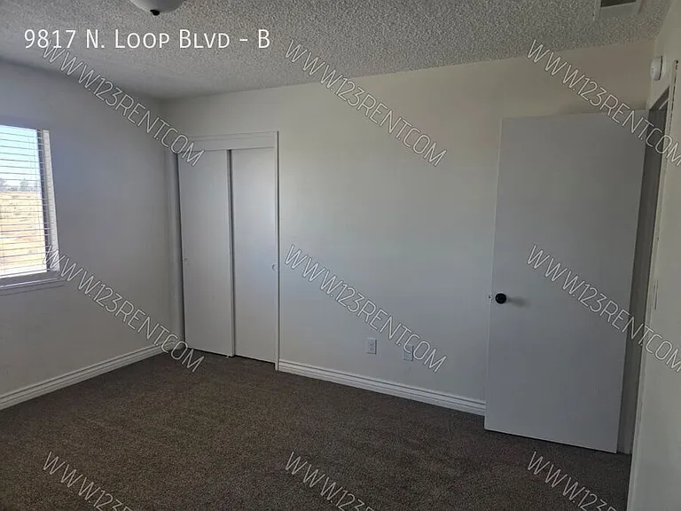 9817 N Loop Blvd #B — Photo 15