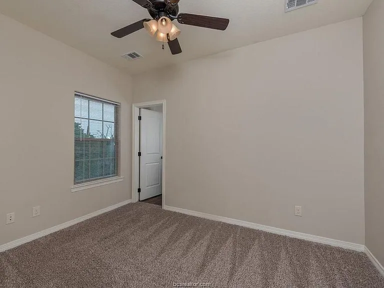 402 Ash St #1 — Photo 2