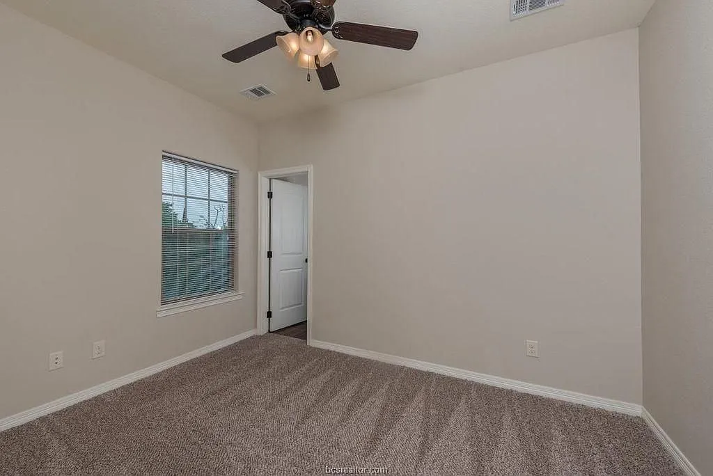 Building Photo - 402 Ash St #1
