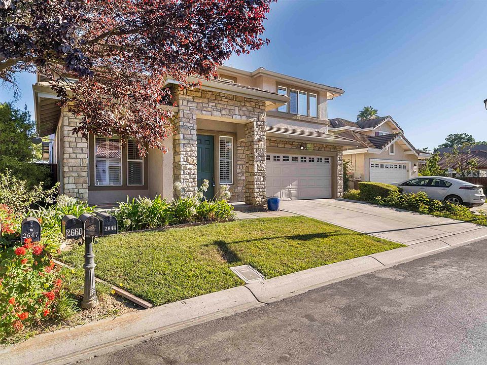 1st image of 2652 Crescent Way