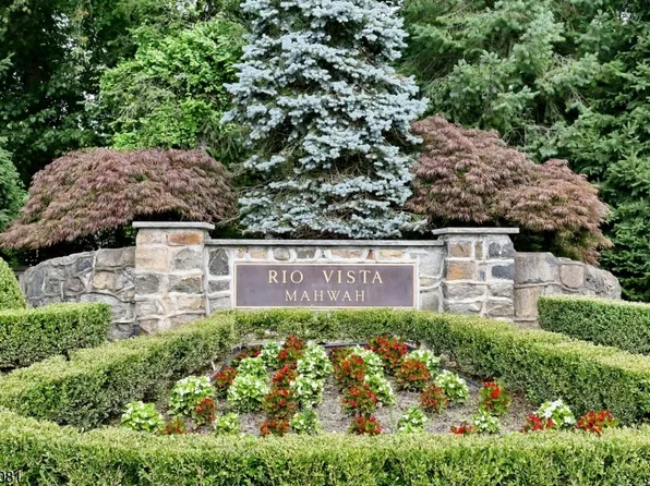 34 Crocker Mansion Dr, Mahwah Twp., NJ 07430