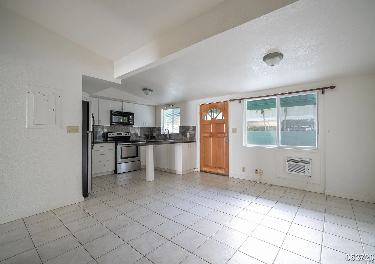 $3100 / 2 Bed / 1 Bath / 1 Parking In Waialua — Photo 4