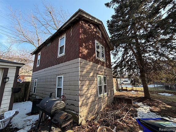 2nd image of 15104 Ardmore St