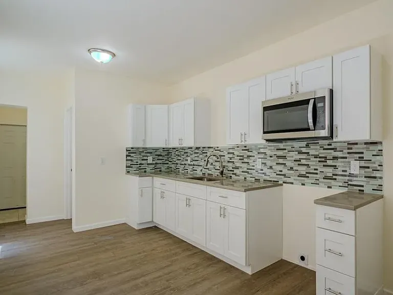 822 N 5th St — Photo 2