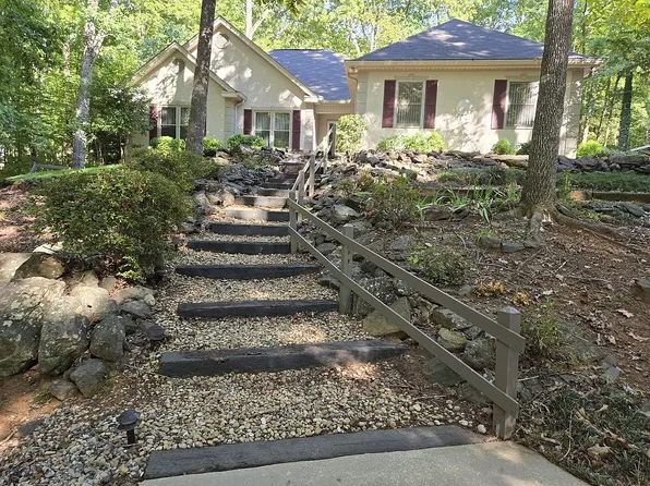 205 Junewood Dr, Lagrange, GA 30241