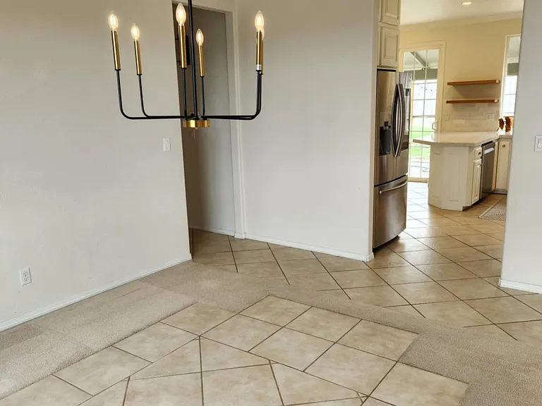 2272 Briarwood Cir — Photo 8