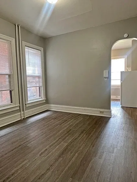 Studio, $865 — Photo 2