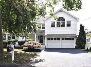 1415 Mill Hill Ter, Southport, CT 06890