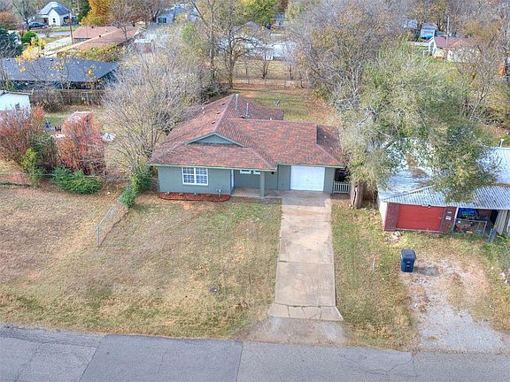 3rd image of 1416 N McKinley Ave