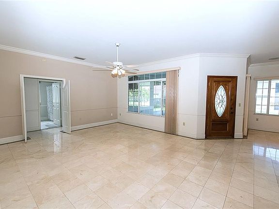 4th image of 1810 W Virginia Dr