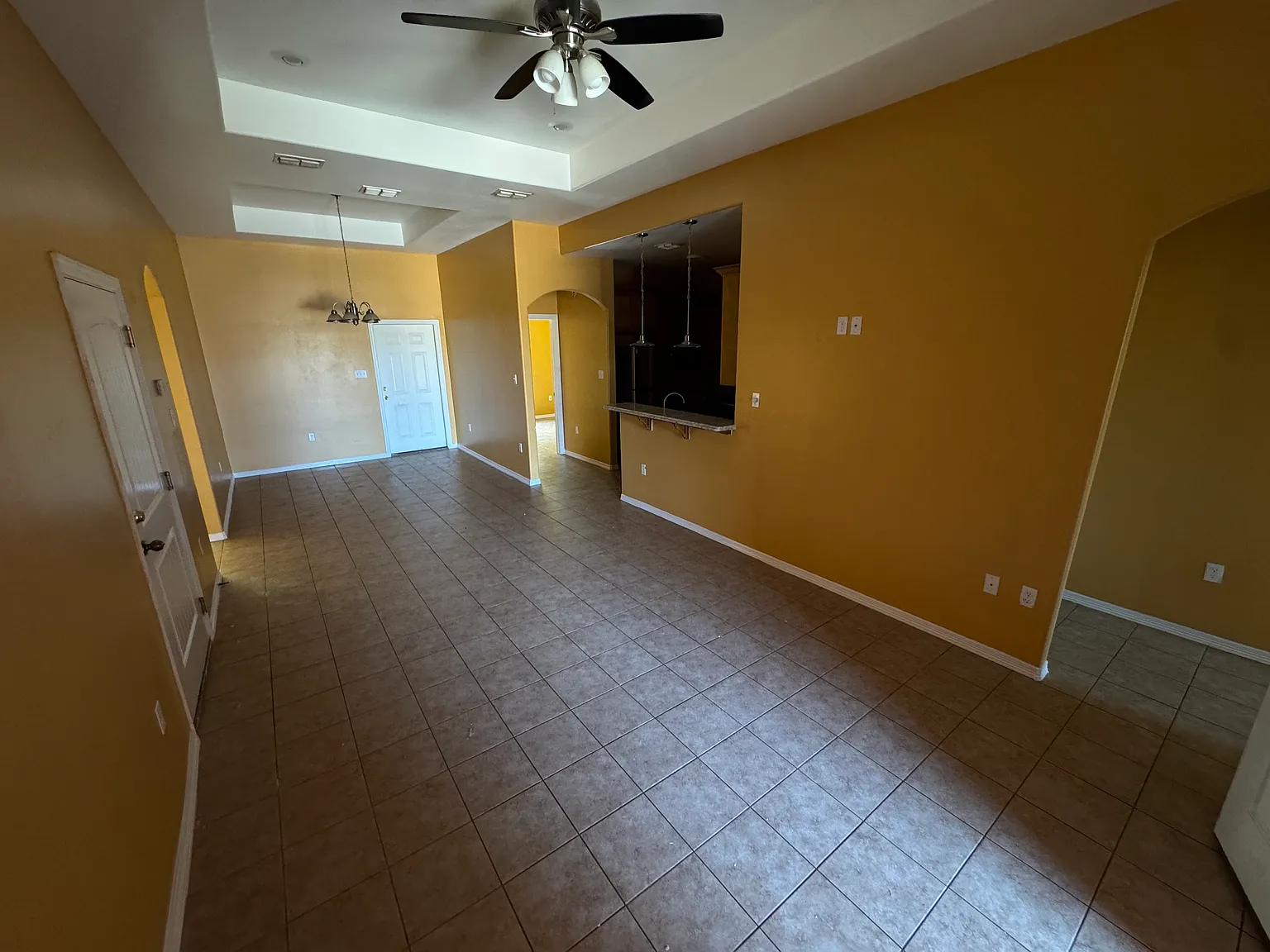 3 bed, $1,200 — Photo 2