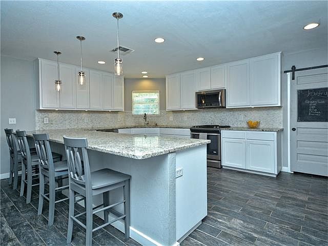 1st image of 6824 N Lakewoods Dr