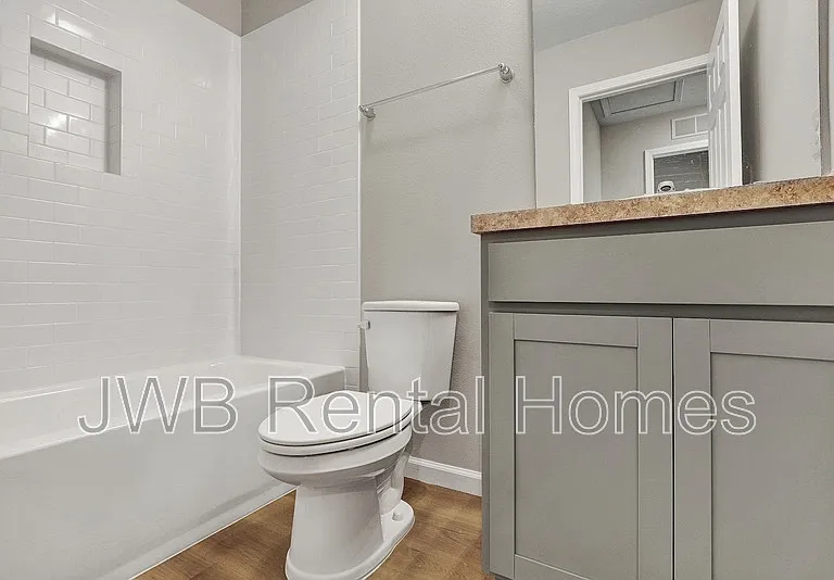 1760 Rutledge Ave — Photo 11