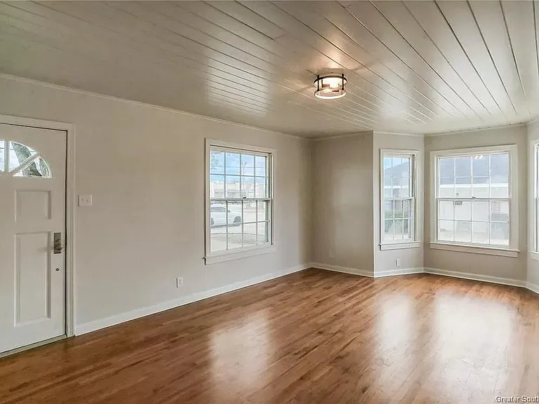 3809 Common St — Photo 3