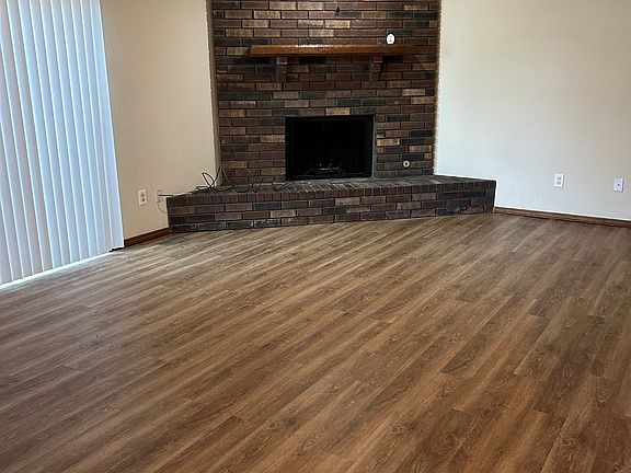 2nd image of 409 W Yuma St