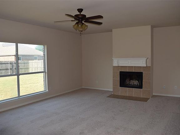 5th image of 714 Meadow Springs Dr