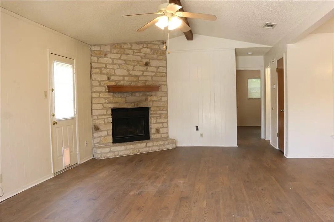 2 bed, 1.0 bath, 1078 sqft, $1,450 — Photo 4