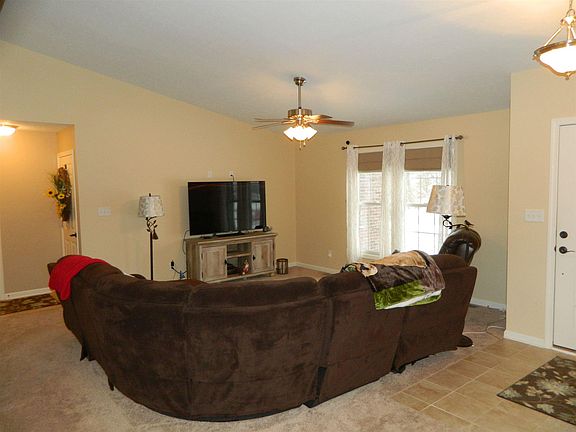 4th image of 3425 S Glasgow Cir