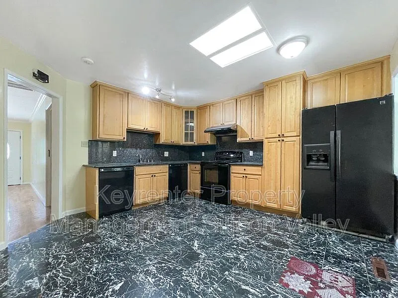 2 bed, 2.0 bath, 980 sqft, $3,395 — Photo 4
