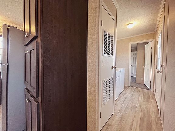 4th image of 416 Southhaven Dr