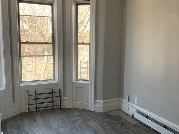 4th image of 1044 Grant Ave #3E