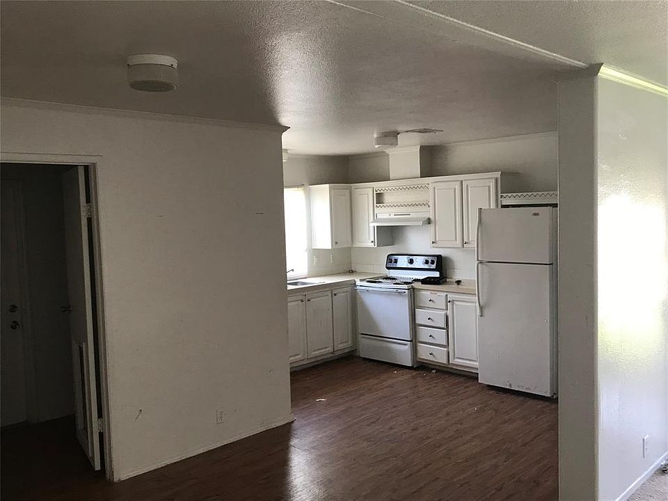 1st image of 11811 Kingslake Forest Dr