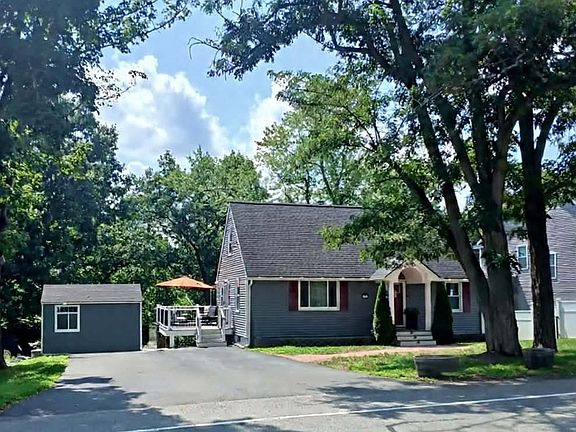 3rd image of 1582 Varnum Ave