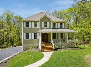 135 Bayberry Dr, Milford, PA