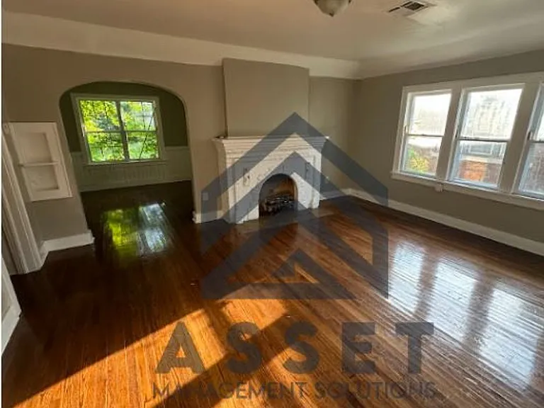 2509 NW 22nd St — Photo 3