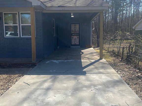 2nd image of 3709 Royal Wood Dr