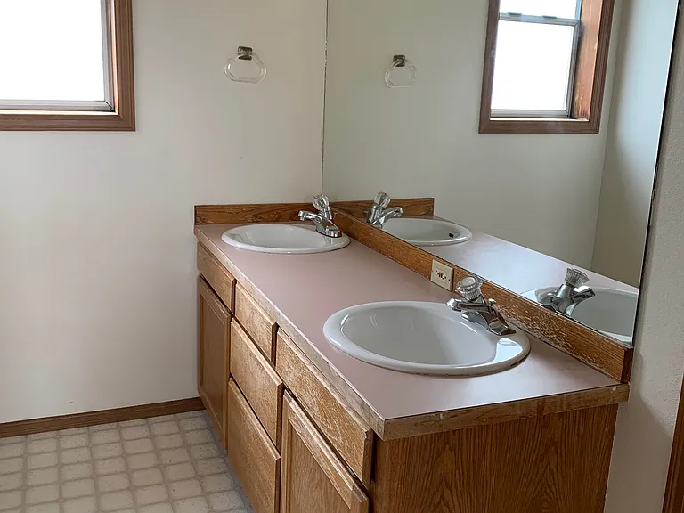 5630 12th Ave NE #1 — Photo 3