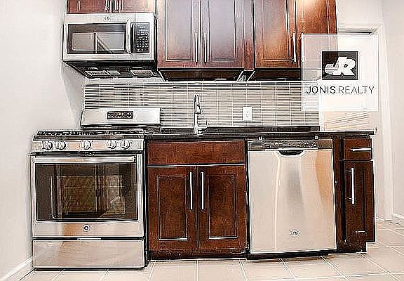 5th image of 145 E 35th St APT 2ME