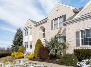 84 Lazarus Dr, Ledgewood, NJ 07852