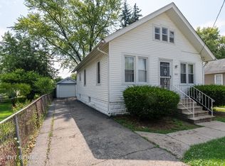 207 N Calhoun St, Aurora, IL 60505