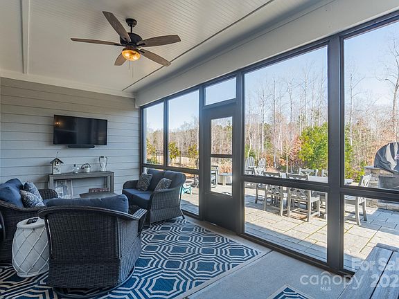 5th image of 1140 Overlake Dr