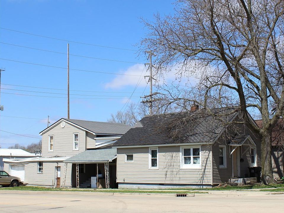 2nd image of 102 N 12th St