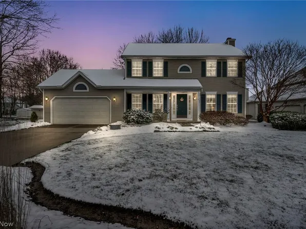 26989 Valeside Ln, Olmsted Township, OH 44138