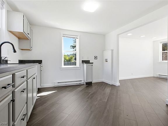 5th image of 40 Eagle St
