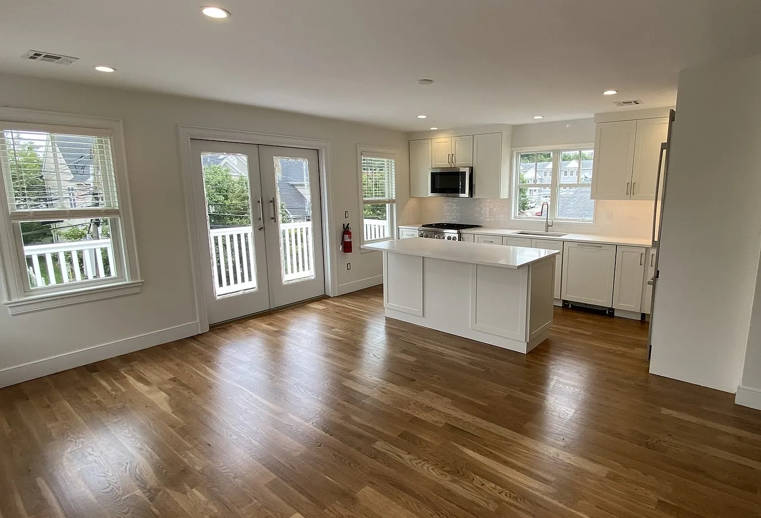 2 bed, 1200 sqft, $4,000 — Photo 4
