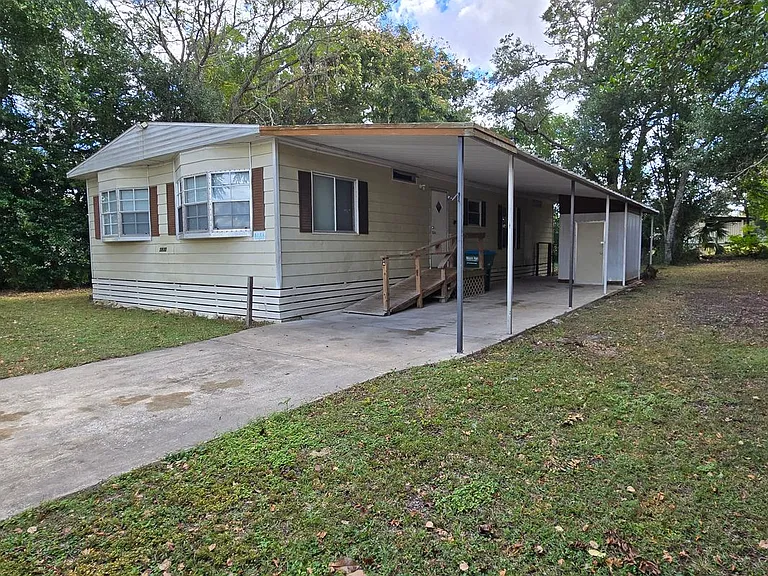 5930 SW 61st Pl — Photo 1