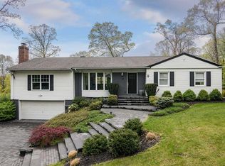 59 Hennessey Dr, Huntington, NY 11743