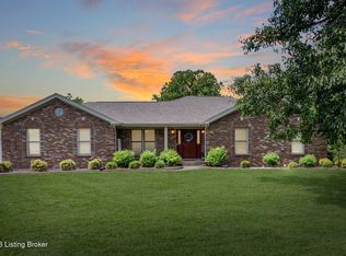 2032 Currys Fork Dr, La Grange, KY 40031