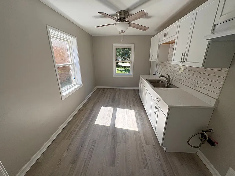 5137 W Keefe Ave — Photo 7