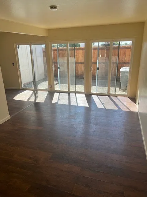 3 bed, 1.5 bath, 1034 sqft, $2,950 — Photo 4