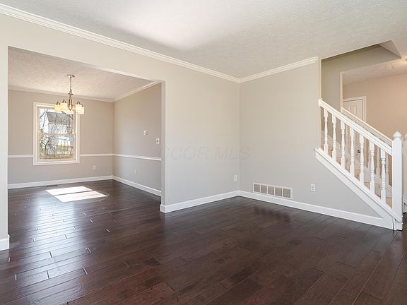 3rd image of 299 Sherwood Meadows Dr