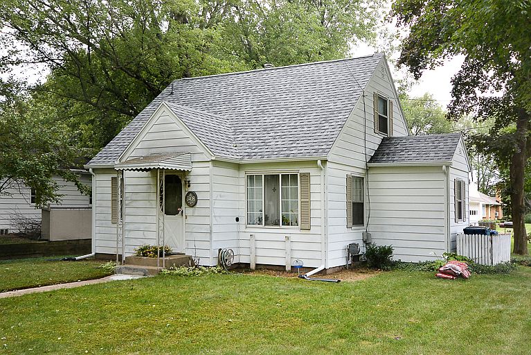 1st image of 3408 Iroquois Trl