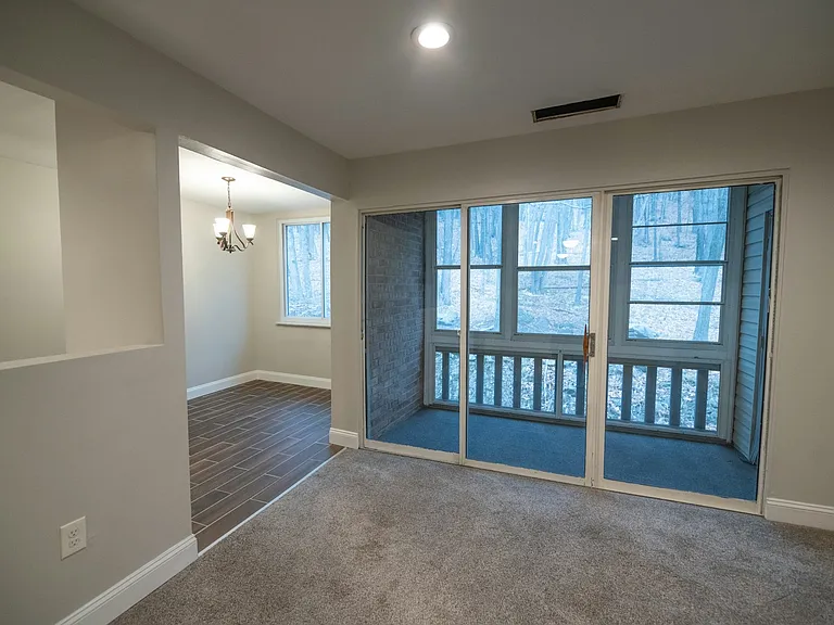1605 Summit Point — Photo 12