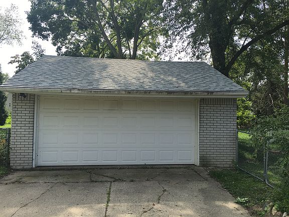 3rd image of 21835 Midway Ave